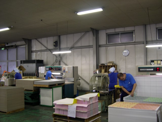 Final cutting machines - Toyo Paper factory